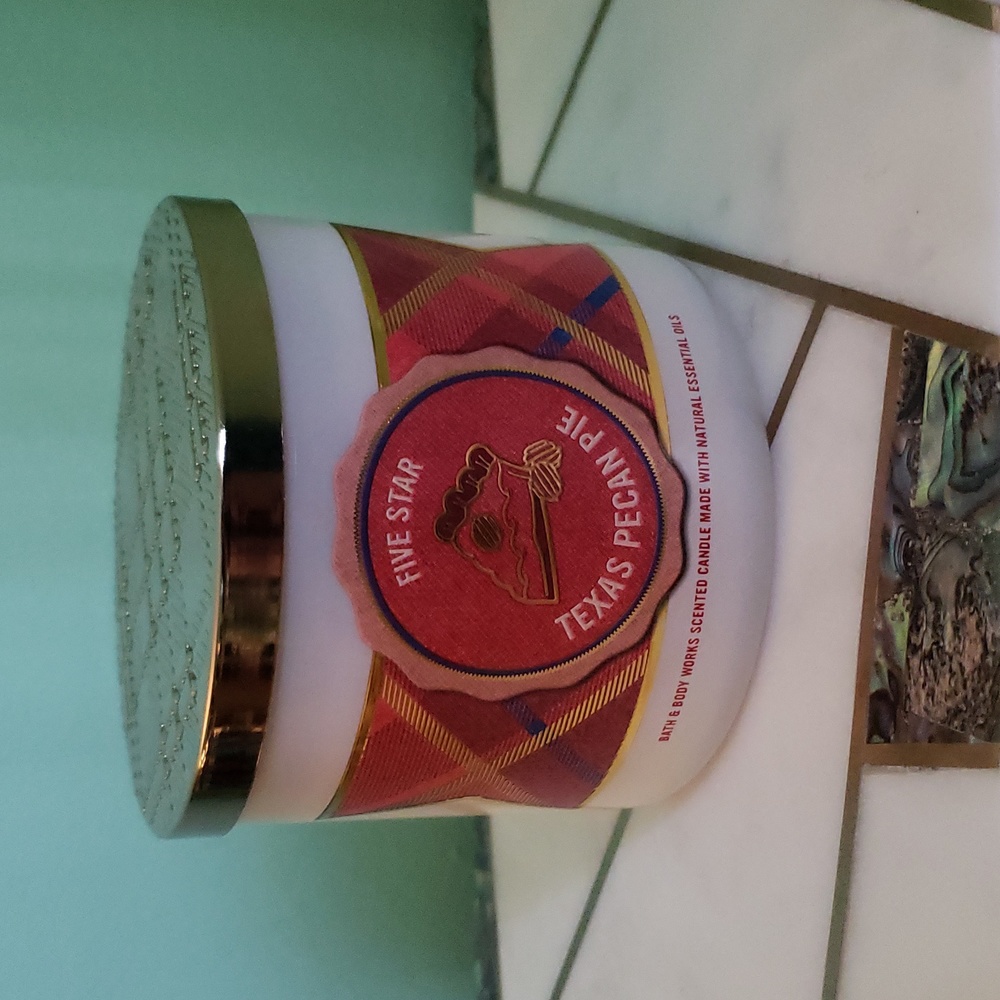 Bath & Body Works Five Star Texas Pecan Pie Candle